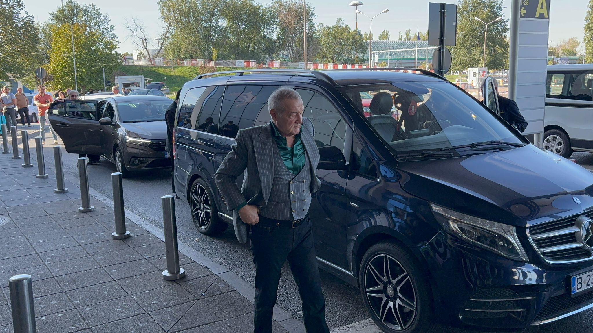 Nu &icirc;l mai vedeți niciodată v&acirc;rf! Gigi Becali desenează planul la FCSB